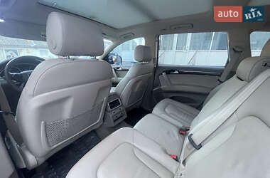 Внедорожник / Кроссовер Audi Q7 2015 в 