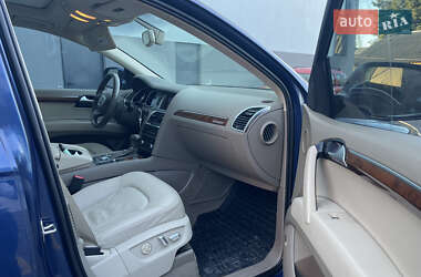Внедорожник / Кроссовер Audi Q7 2015 в 