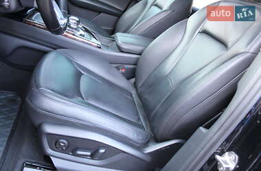 Внедорожник / Кроссовер Audi Q7 2017 в 