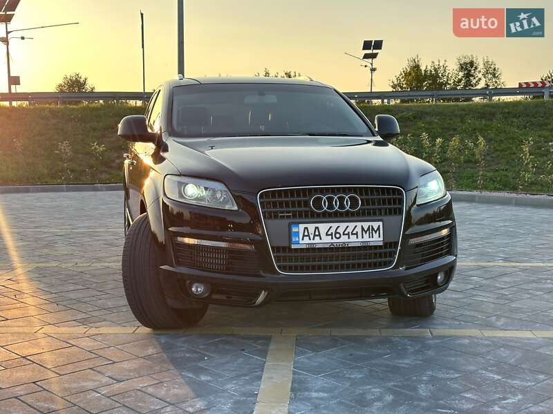 Внедорожник / Кроссовер Audi Q7 2008 в 