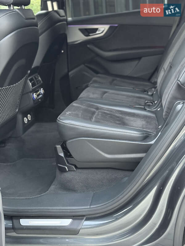 Позашляховик / Кросовер Audi Q7 2018 в Києві