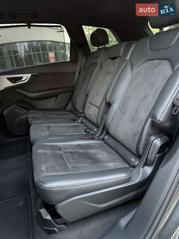 Позашляховик / Кросовер Audi Q7 2018 в Києві