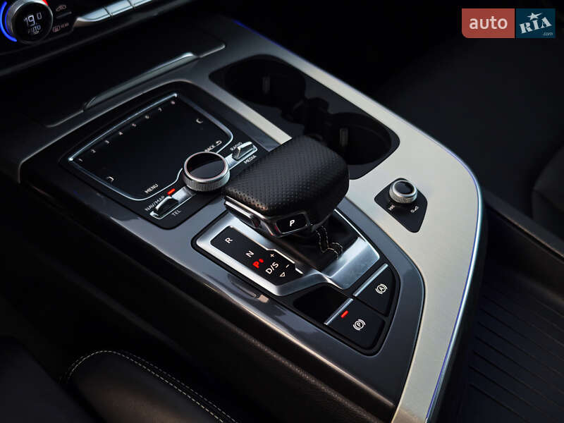Позашляховик / Кросовер Audi Q7 2018 в Дубні фото 34 Позашляховик / Кросовер Audi Q7 2018 в Дубні