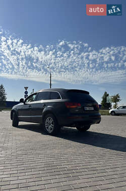 Внедорожник / Кроссовер Audi Q7 2007 в 