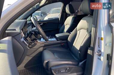 Позашляховик / Кросовер Audi Q7 2022 в 