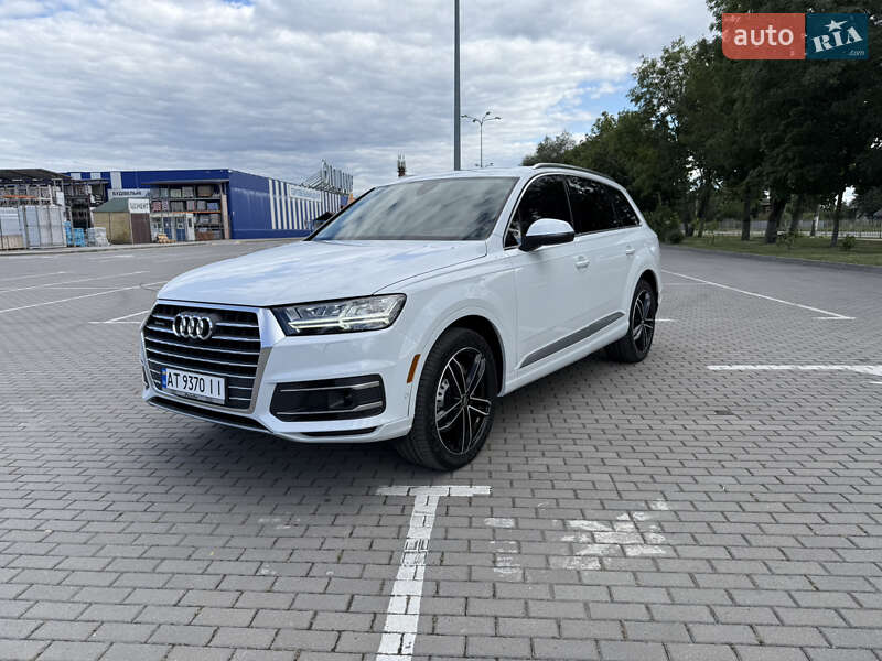 Позашляховик / Кросовер Audi Q7 2018 в 