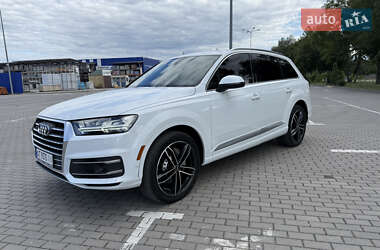 Позашляховик / Кросовер Audi Q7 2018 в 