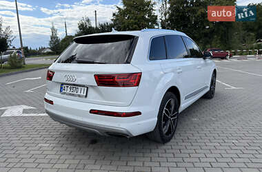 Позашляховик / Кросовер Audi Q7 2018 в 