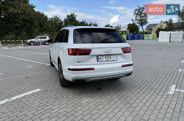 Позашляховик / Кросовер Audi Q7 2018 в 