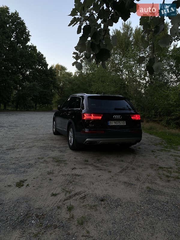 Позашляховик / Кросовер Audi Q7 2018 в Кременчуці