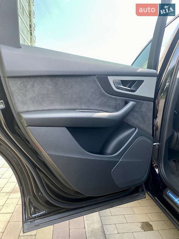 Позашляховик / Кросовер Audi Q7 2018 в Кременчуці