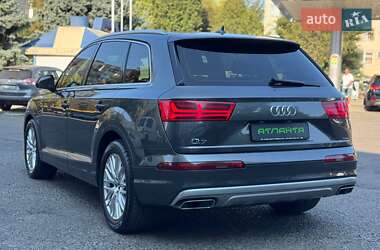 Внедорожник / Кроссовер Audi Q7 2015 в 