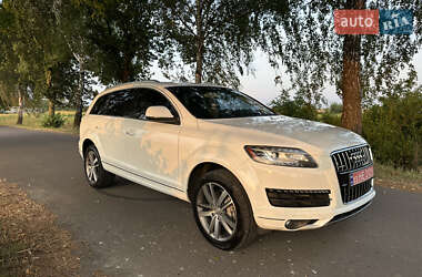 Внедорожник / Кроссовер Audi Q7 2015 в 