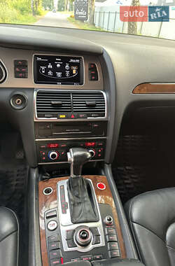 Внедорожник / Кроссовер Audi Q7 2015 в 