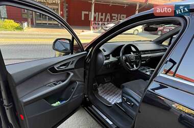 Позашляховик / Кросовер Audi Q7 2016 в 