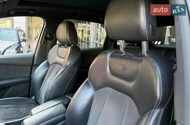 Позашляховик / Кросовер Audi Q7 2016 в 