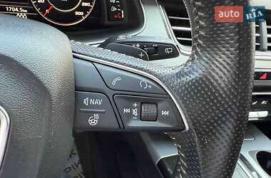 Позашляховик / Кросовер Audi Q7 2016 в 