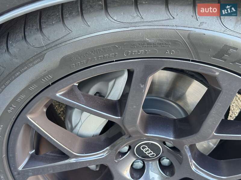 Позашляховик / Кросовер Audi Q7 2024 в Києві