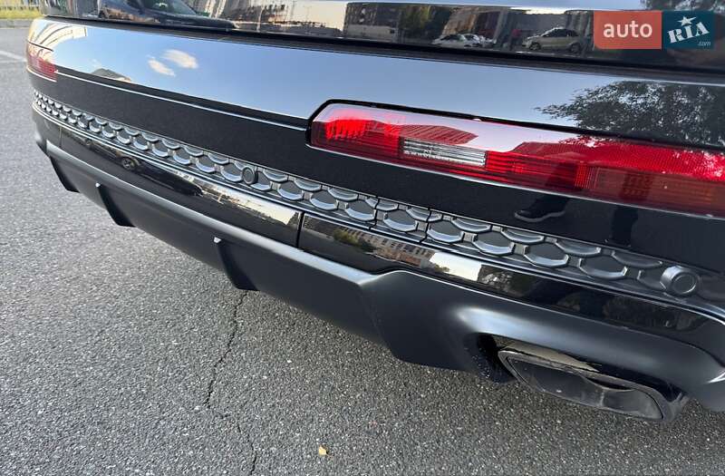 Позашляховик / Кросовер Audi Q7 2024 в Києві