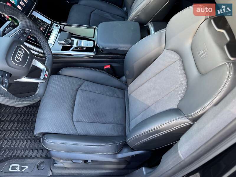 Позашляховик / Кросовер Audi Q7 2024 в Києві