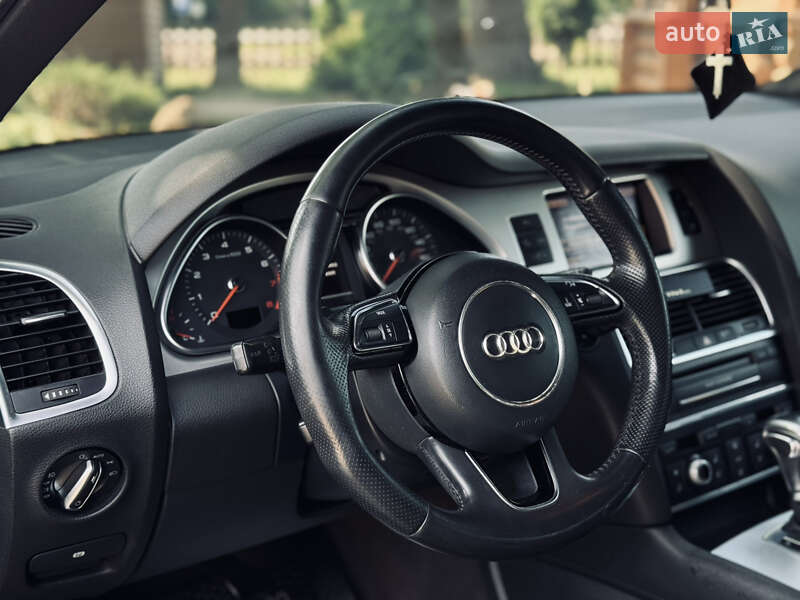 Позашляховик / Кросовер Audi Q7 2013 в Тернополі