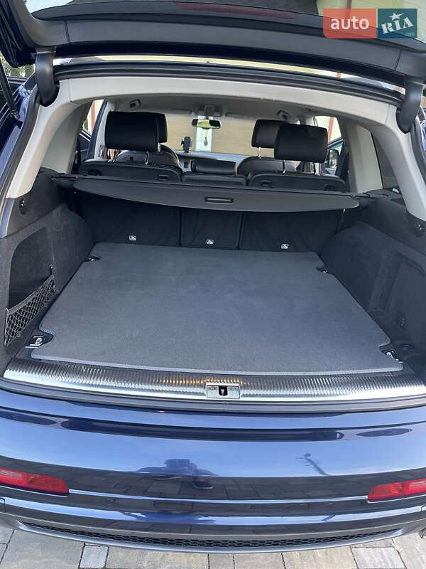 Позашляховик / Кросовер Audi Q7 2015 в Чорткові