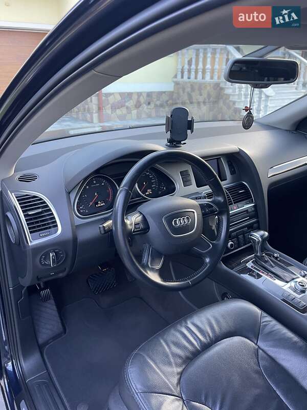 Позашляховик / Кросовер Audi Q7 2015 в Чорткові