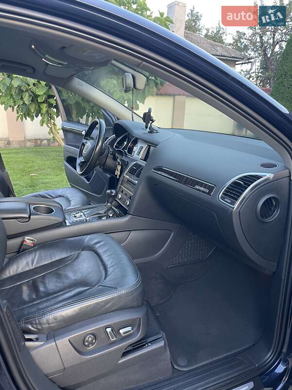 Позашляховик / Кросовер Audi Q7 2015 в Чорткові