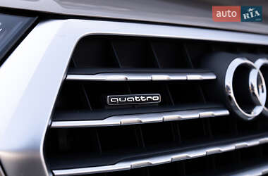 Позашляховик / Кросовер Audi Q7 2019 в 