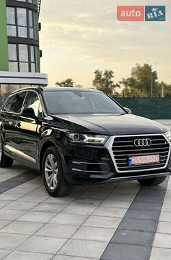 Позашляховик / Кросовер Audi Q7 2017 в 