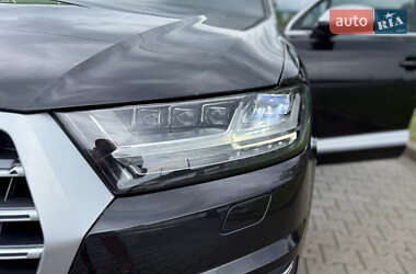 Позашляховик / Кросовер Audi Q7 2017 в 