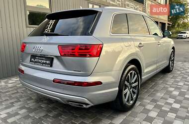 Позашляховик / Кросовер Audi Q7 2017 в 