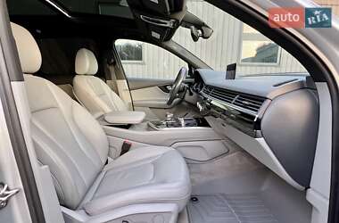 Позашляховик / Кросовер Audi Q7 2017 в 