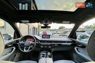 Позашляховик / Кросовер Audi Q7 2017 в 