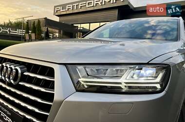 Позашляховик / Кросовер Audi Q7 2017 в 