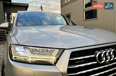 Позашляховик / Кросовер Audi Q7 2017 в 