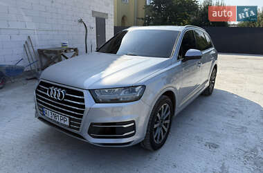 Внедорожник / Кроссовер Audi Q7 2017 в 