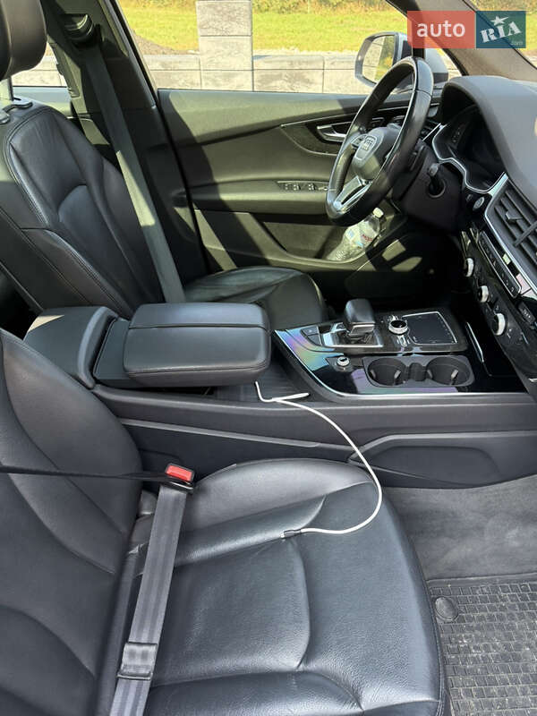 Внедорожник / Кроссовер Audi Q7 2017 в Киеве