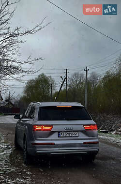 Внедорожник / Кроссовер Audi Q7 2017 в 