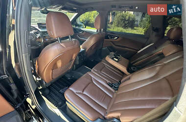 Позашляховик / Кросовер Audi Q7 2016 в 