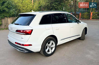 Внедорожник / Кроссовер Audi Q7 2020 в 