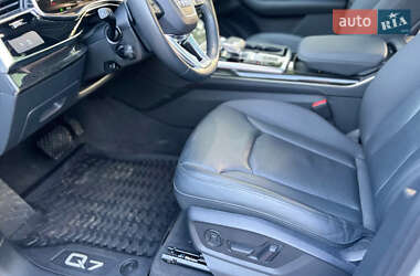 Внедорожник / Кроссовер Audi Q7 2020 в 