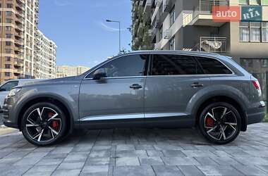 Внедорожник / Кроссовер Audi Q7 2017 в Киеве
