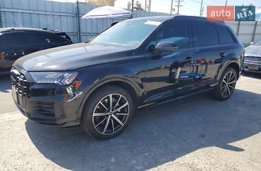Внедорожник / Кроссовер Audi Q7 2021 в 