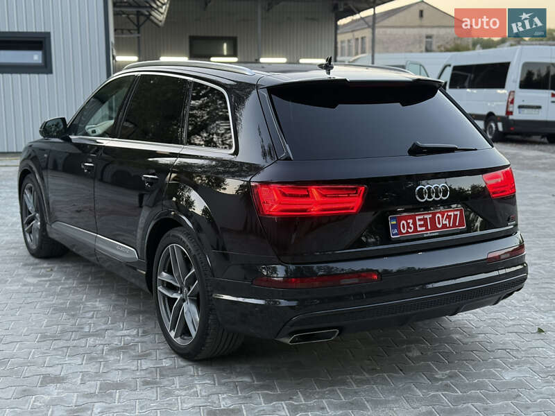 Внедорожник / Кроссовер Audi Q7 2016 в Ровно