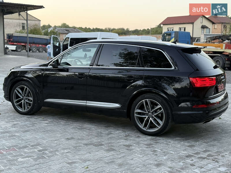 Внедорожник / Кроссовер Audi Q7 2016 в Ровно