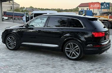 Внедорожник / Кроссовер Audi Q7 2016 в 