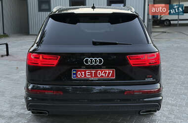 Внедорожник / Кроссовер Audi Q7 2016 в 