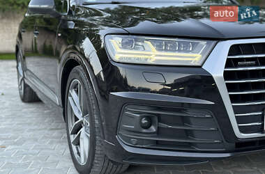 Внедорожник / Кроссовер Audi Q7 2016 в 