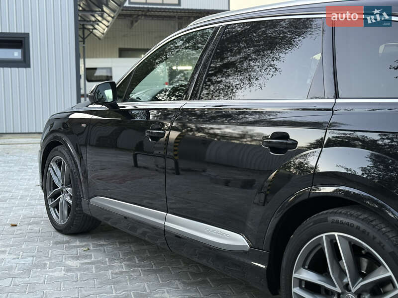 Внедорожник / Кроссовер Audi Q7 2016 в Ровно